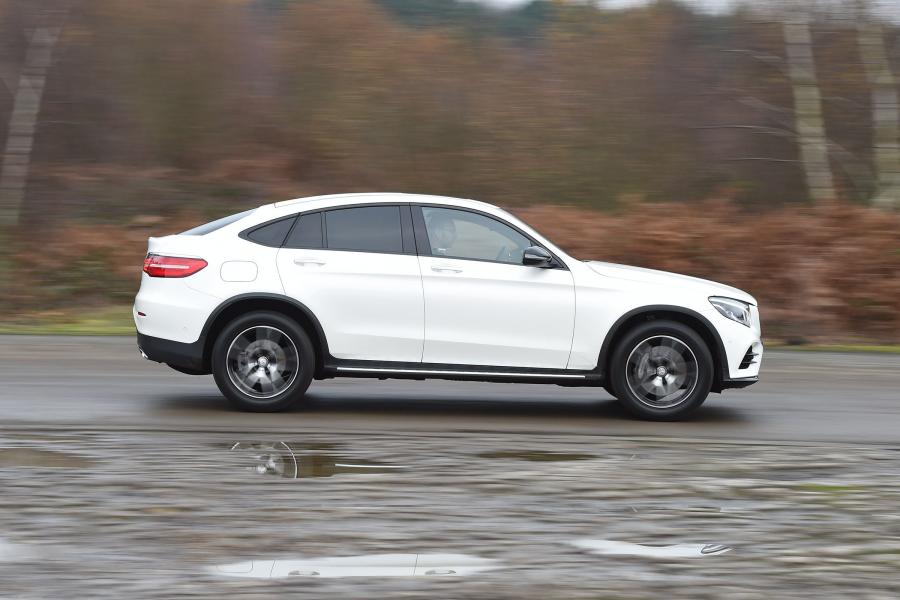  Mercedes-Benz GLC220 d 4Matic AMG Line Coupe (C253) 2016 года  (UK) (фото 7 из 16)